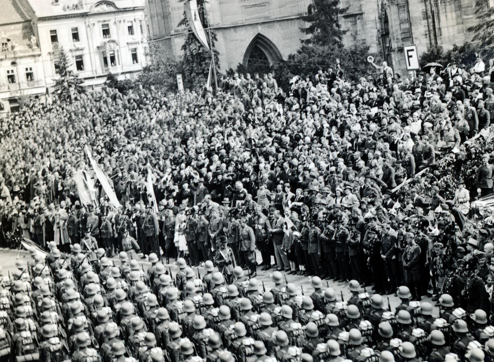 Romania,Transylvania, Cluj-Napoca, Fő tér, a felvétel a magyar csapatok bevonulása idején, 1940. szeptember 15-én, a kormányzói fogadó ünnepségen készült., 1940, Tatai Gergely, Fortepan #234841