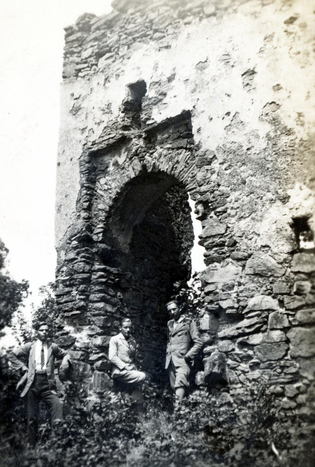 Magyarország, Doba, a Somlói vár romos kapuja., 1930, Tatai Gergely, várrom, Fortepan #234854