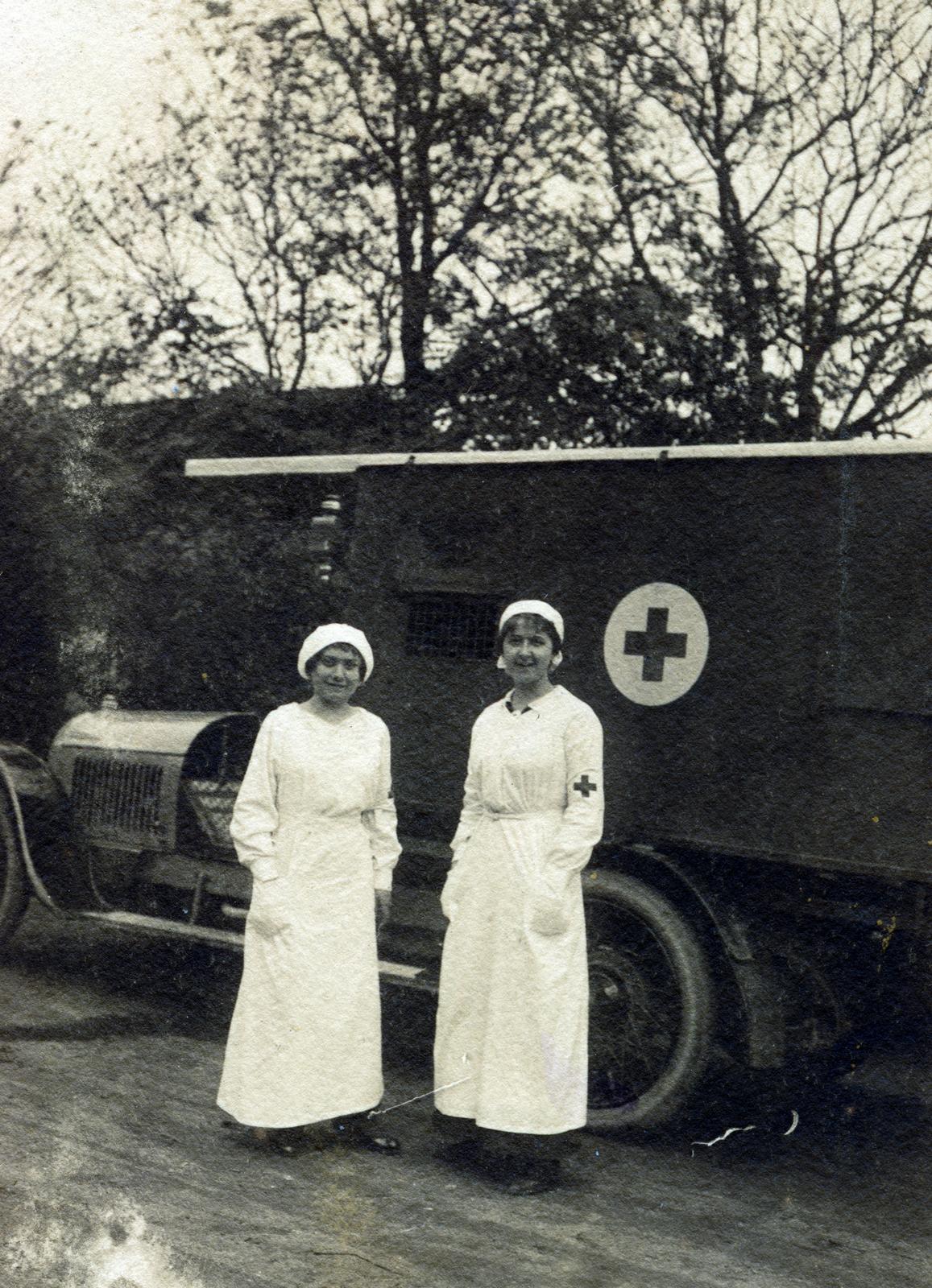 1915, Galambos Rita, nurse, ambulance, Fortepan #234904