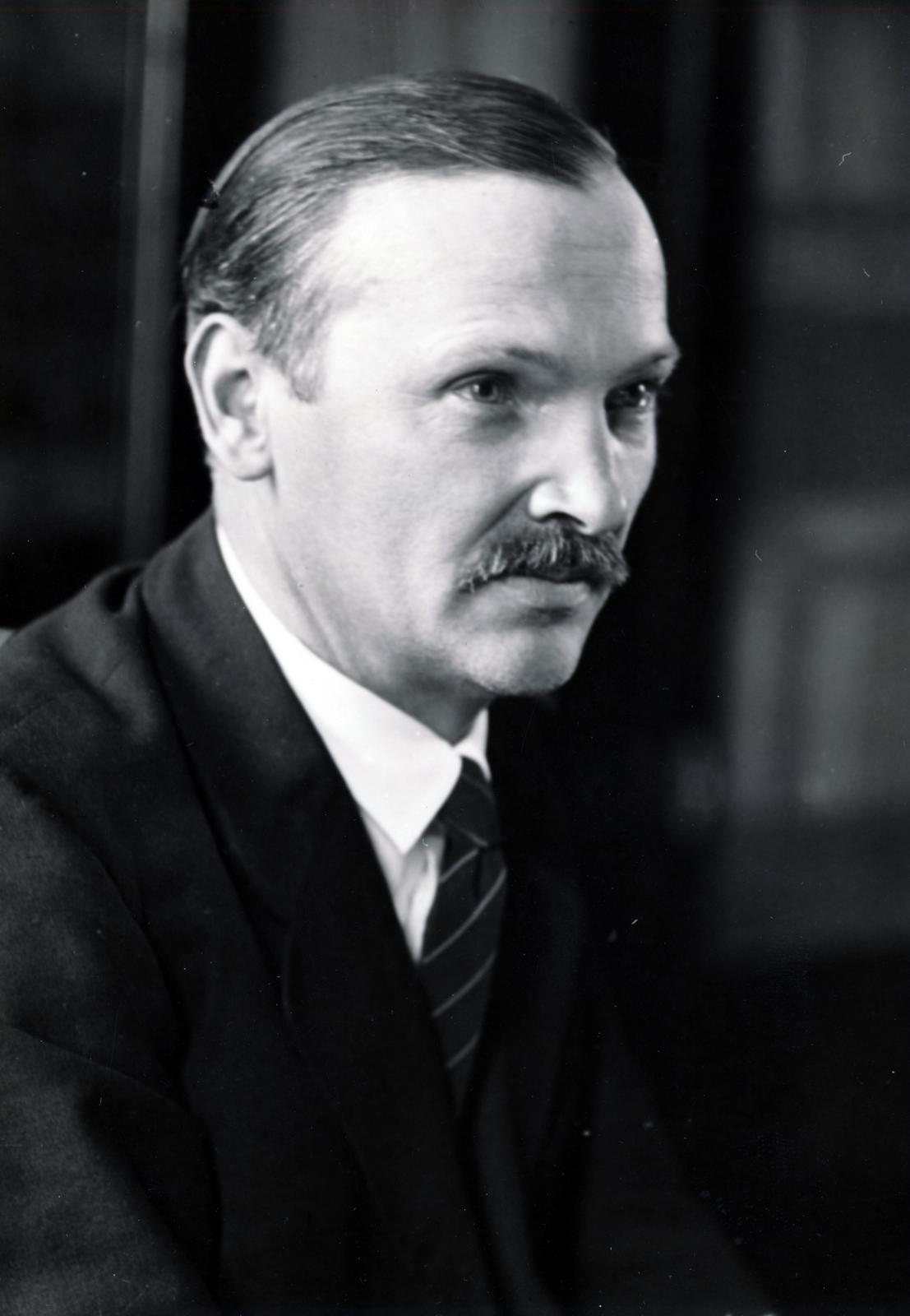 Hungary, Erdélyi József költő., 1942, Lőcsei (Tóth) Péter, portrait, celebrity, moustache, Fortepan #234957
