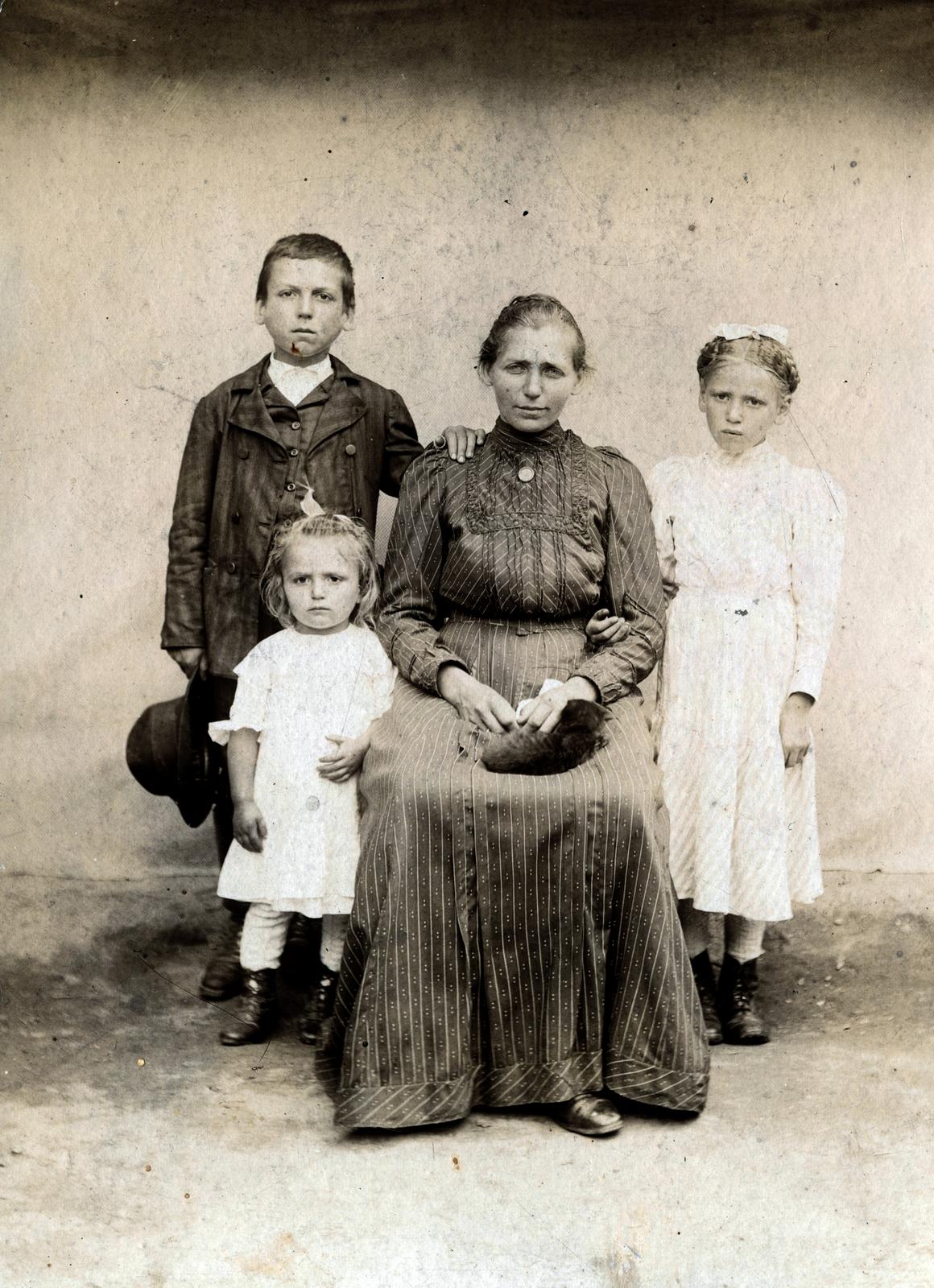 1911, Lorkó Fanni, family, Fortepan #235058