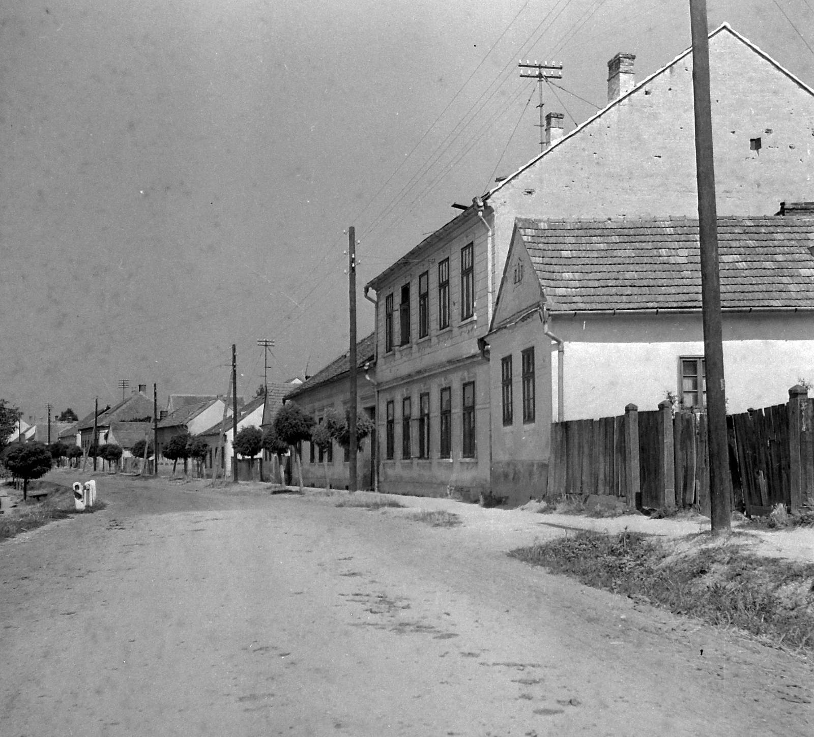 Magyarország, Vasvár, Szentmihályfalvi utca a városközpont felé nézve., 1952, Építész, utcakép, Fortepan #23511