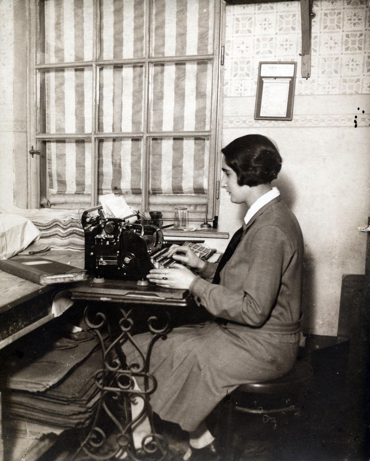 1934, Zsombor Ede, typewriter, Fortepan #235175