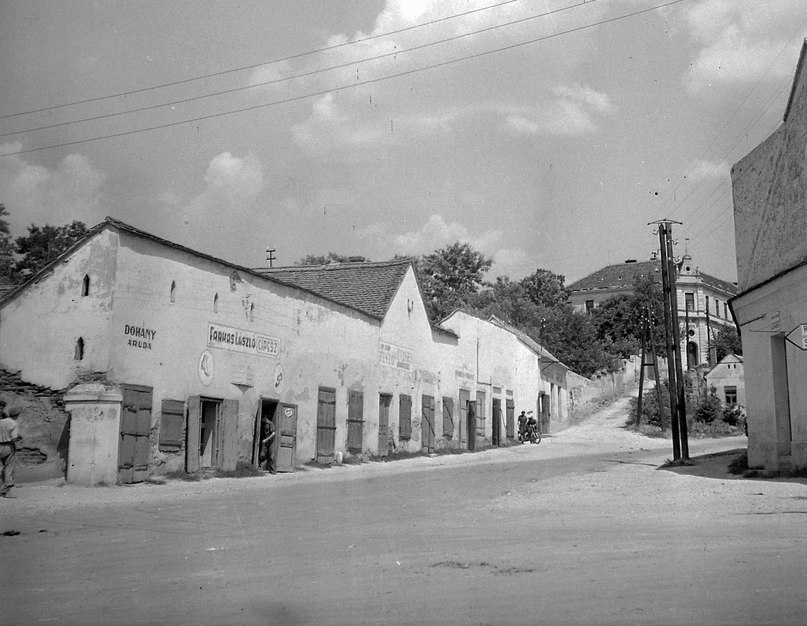 Hungary, Vasvár, üzletsor a mai Petőfi utca helyén., 1952, Építész, tobacco shop, Fortepan #23525