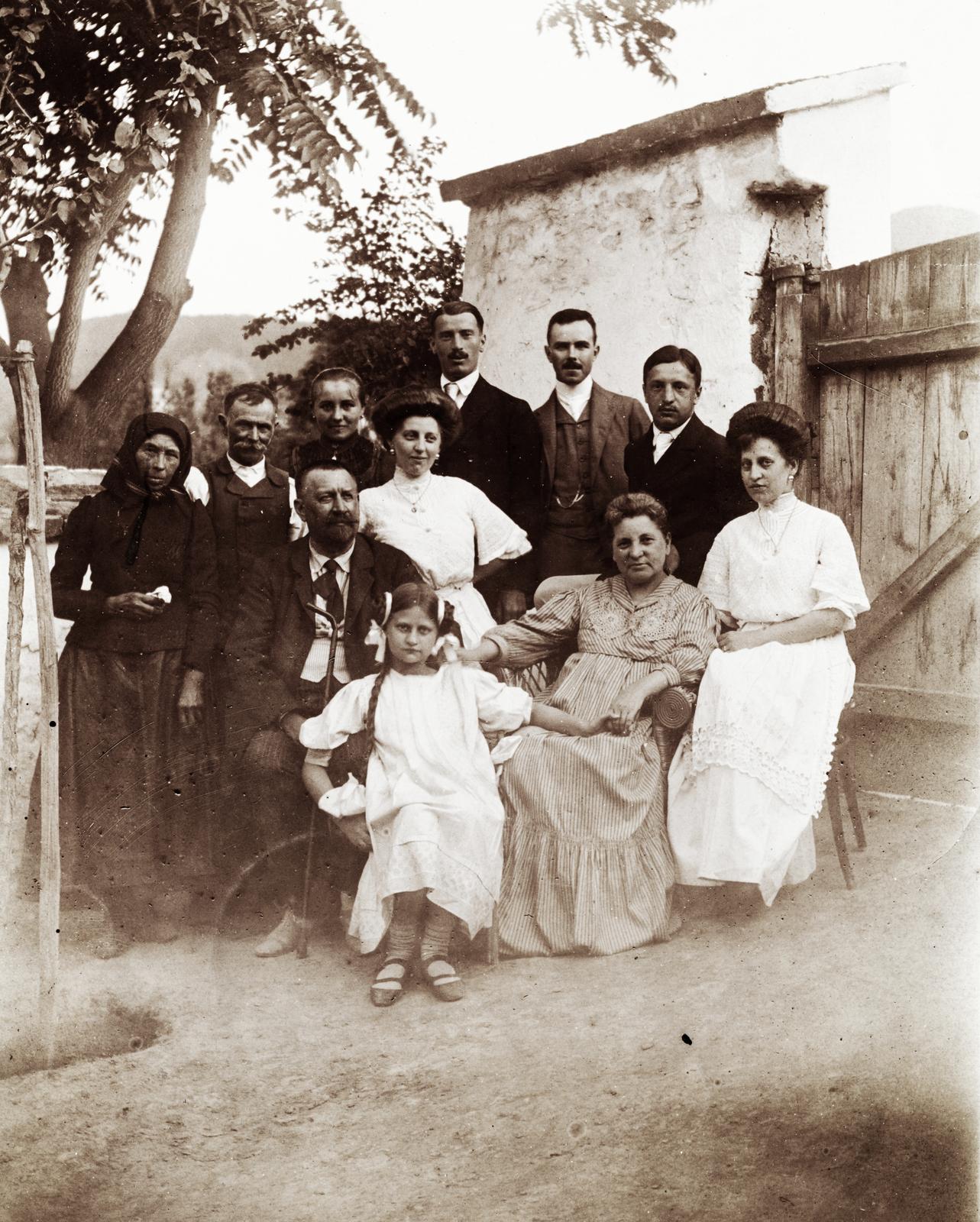 1912, Fejér Csaba-Kindert Piroska, family, white dress, Fortepan #235335
