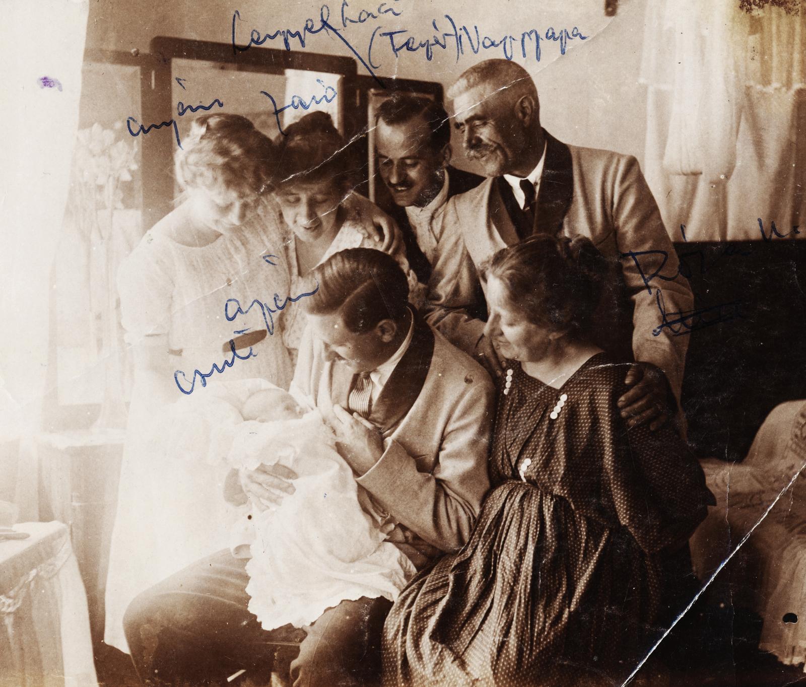 1917, Fejér Csaba-Kindert Piroska, newborn, family, curiosity, Fortepan #235364