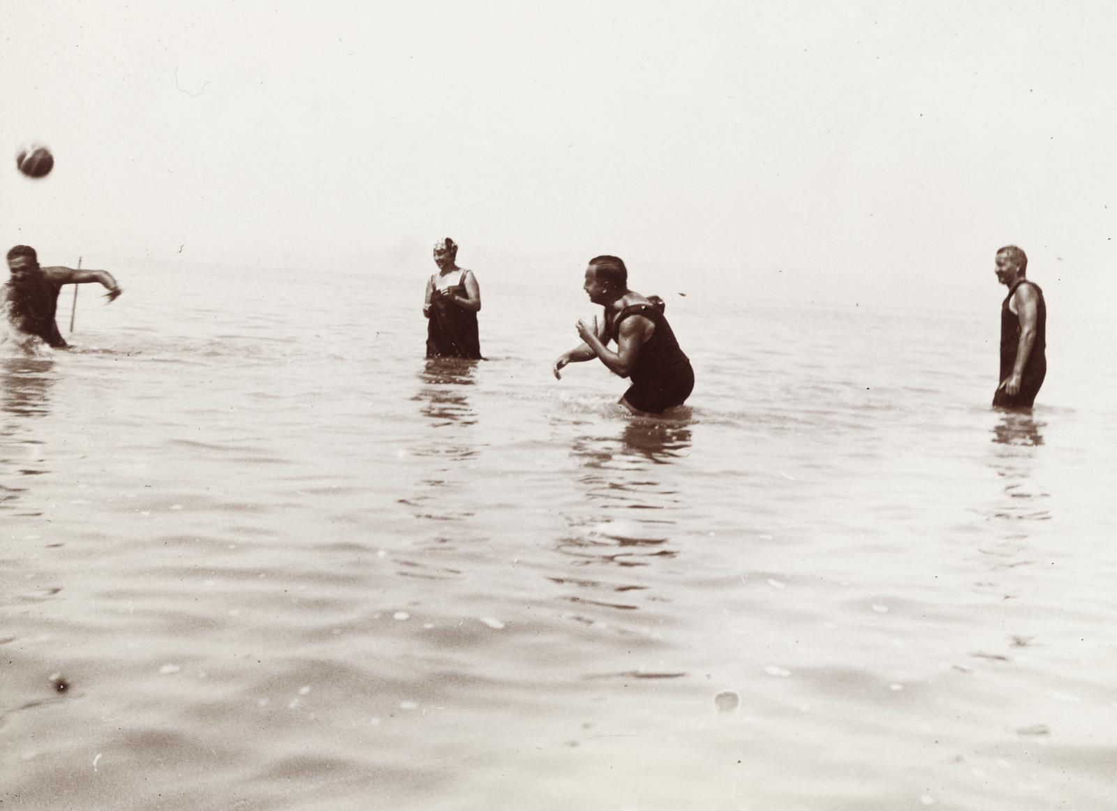 1917, Fejér Csaba-Kindert Piroska, ball, bathing suit, Fortepan #235449