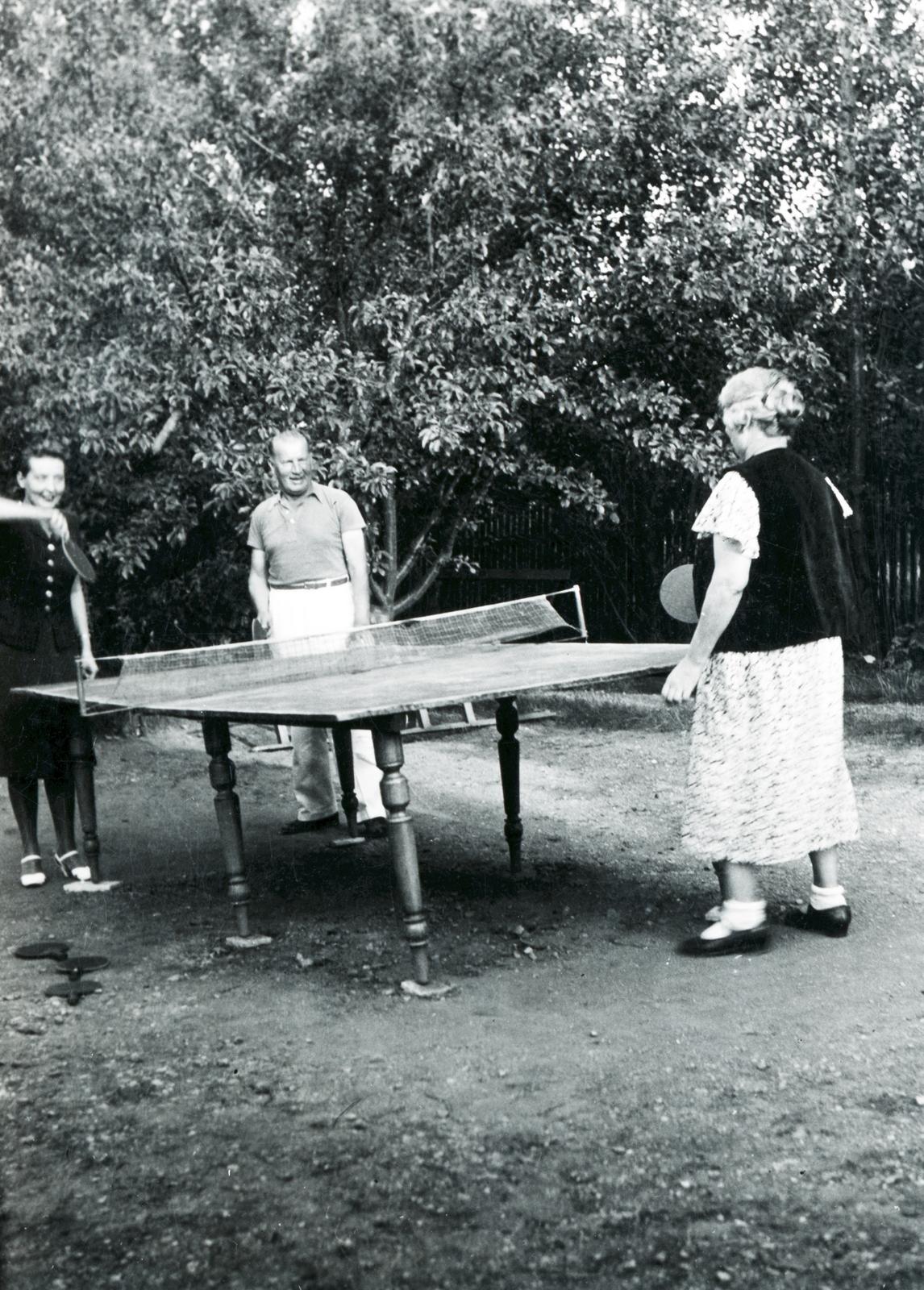 1935, Fejér Csaba-Kindert Piroska, ping pong, Fortepan #235484