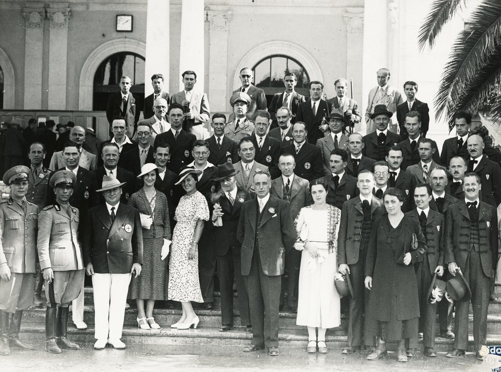 Italy, Rome, Poligono della Farnesina, XXX. Lövész világbajnokság. A csoportkép jobb szélén előtérben a magyar lövészcsapat (fekete sujtásos formaruhában)., 1935, Kenderessy Tibor, Fortepan #235512