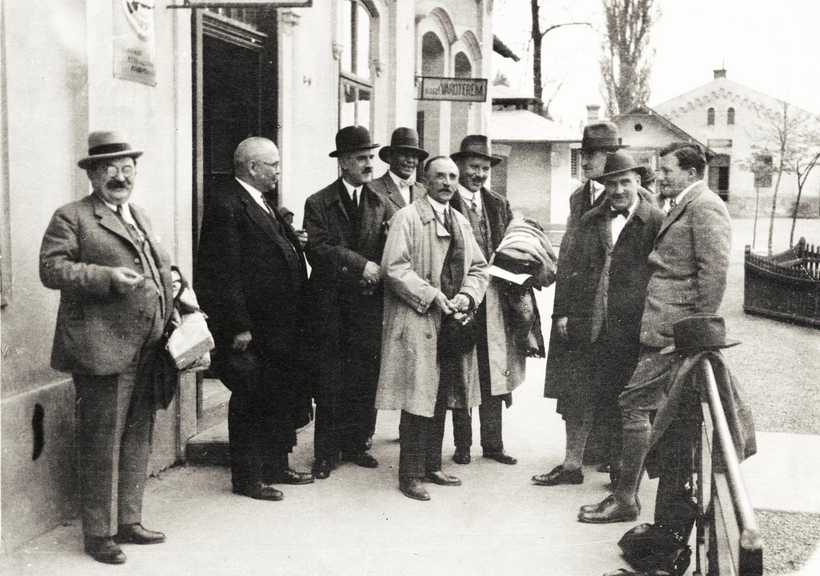 1937, Kenderessy Tibor, coat, men, Fortepan #235519