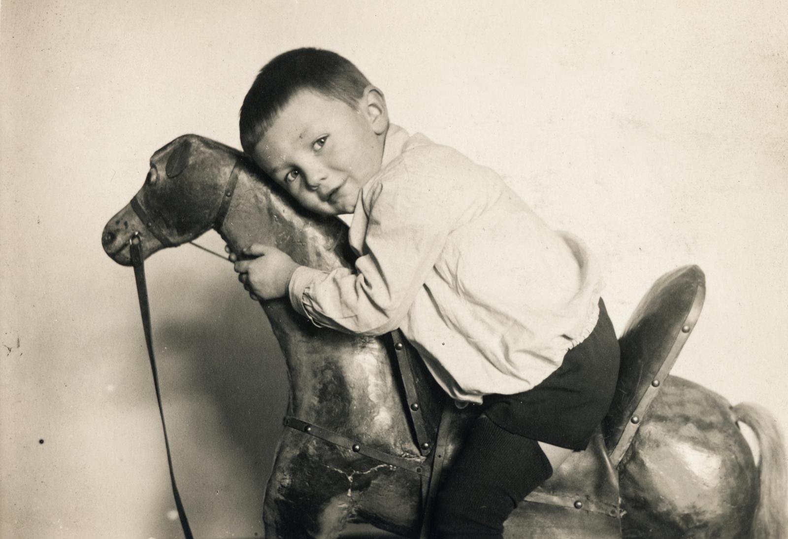 1930, Kenderessy Tibor, kisfiú, hintaló, Fortepan #235598