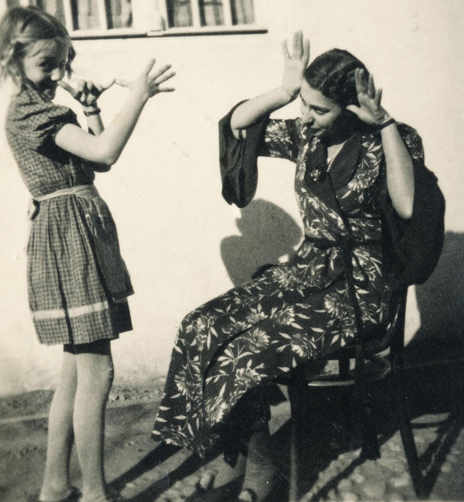 1941, Kenderessy Tibor, tréfálkozás, pongyola, Fortepan #235629