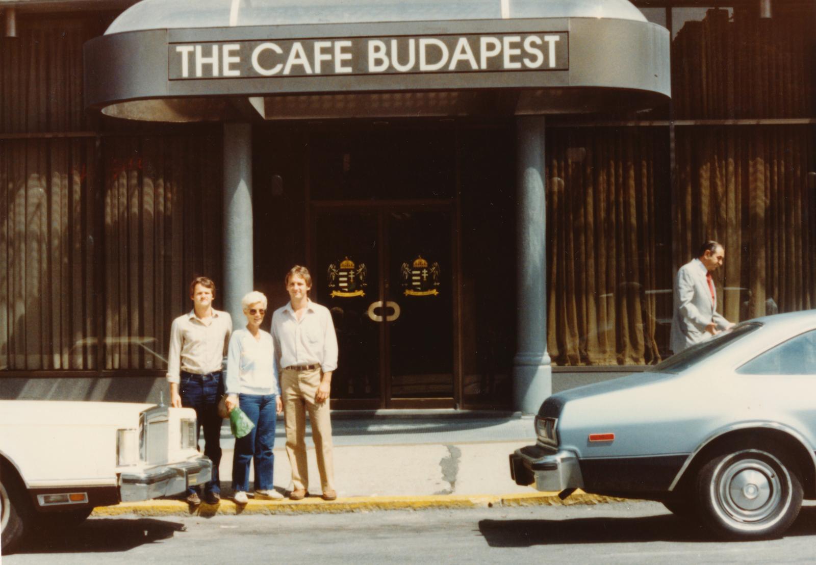 USA, Boston, Exeter Street, a Cafe Budapest a Copley Square Hotel épületében., 1983, Márton Attila, Fortepan #236122