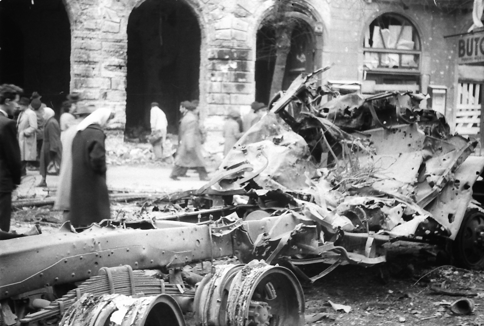 Hungary, Budapest IX., Ferenc körút 36., a Tűzoltó utcával szemben., 1956, Juricza Tibor, revolution, wreck, ruins, Budapest, Fortepan #23620