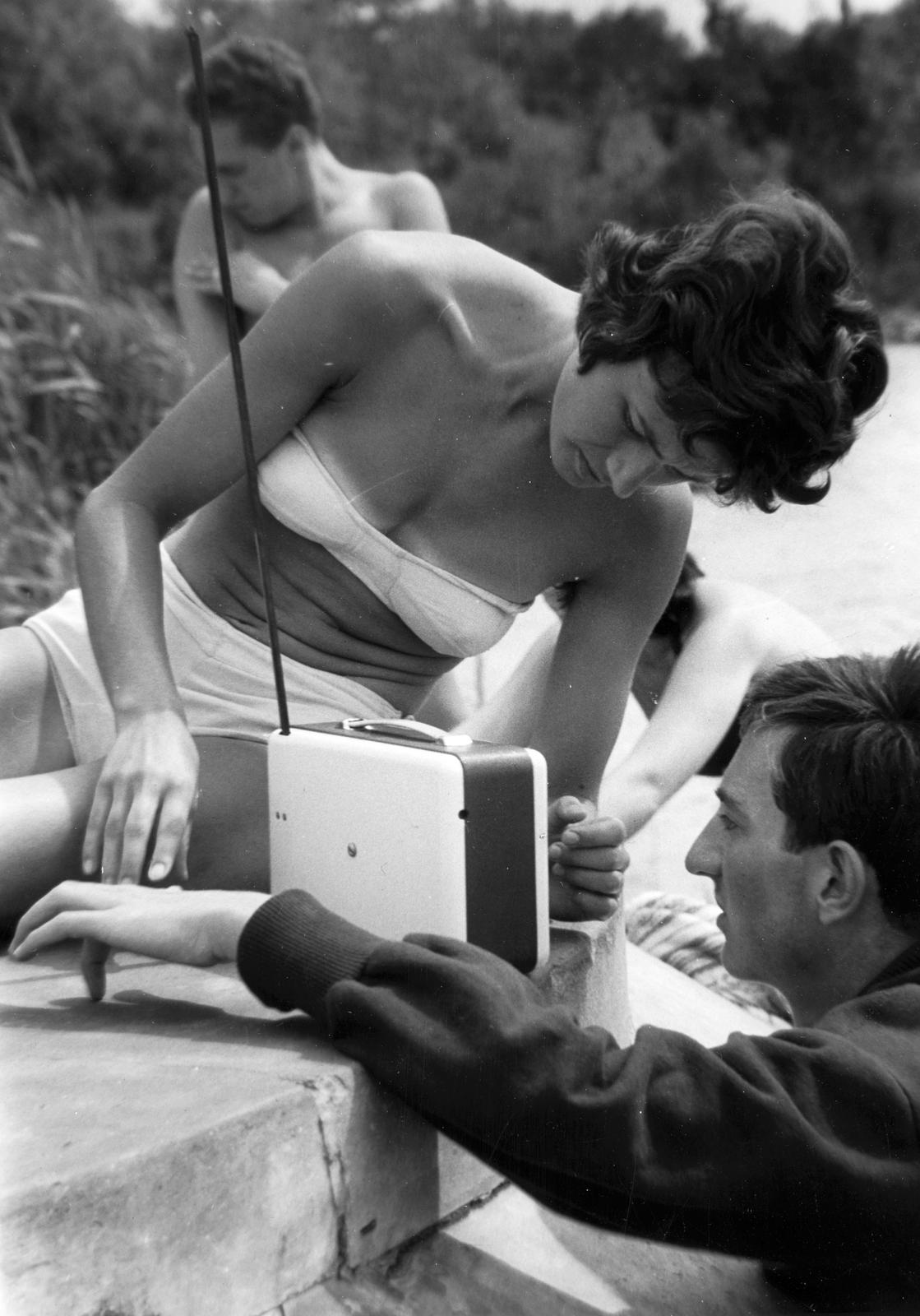 1964, Éltető, portable radio, Fortepan #236228