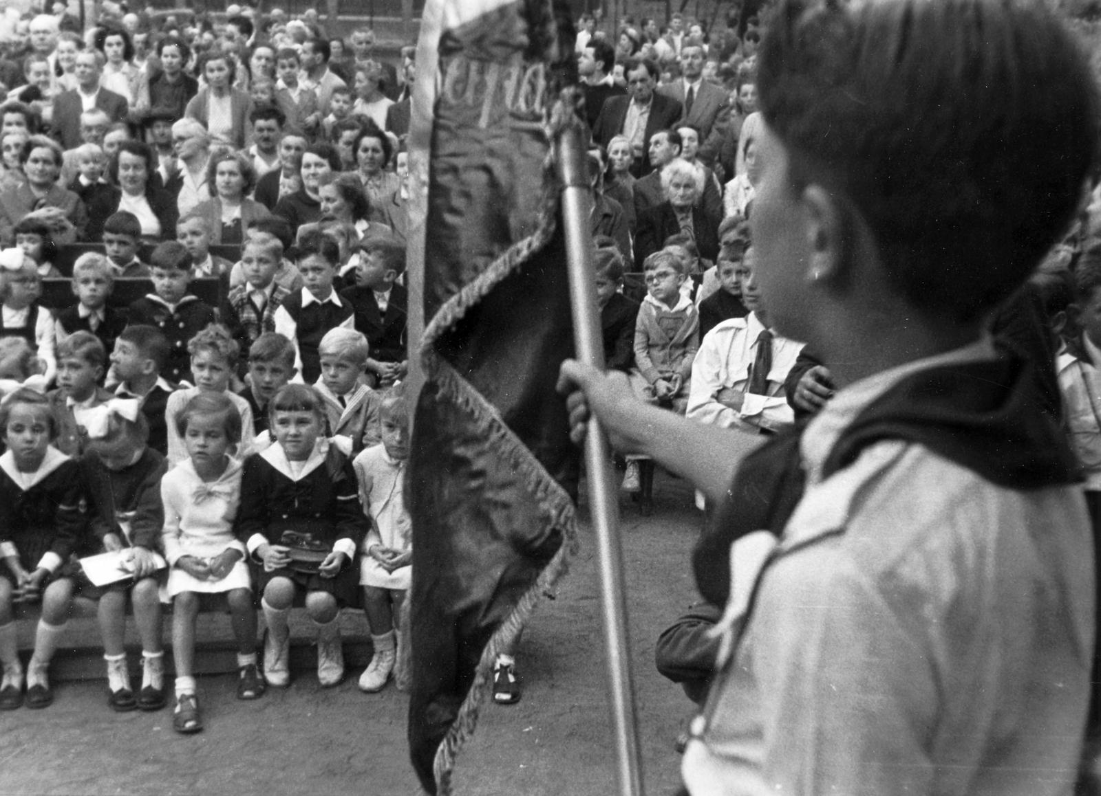 1959, Éltető, festive, pioneer, flag, kids, Fortepan #236230