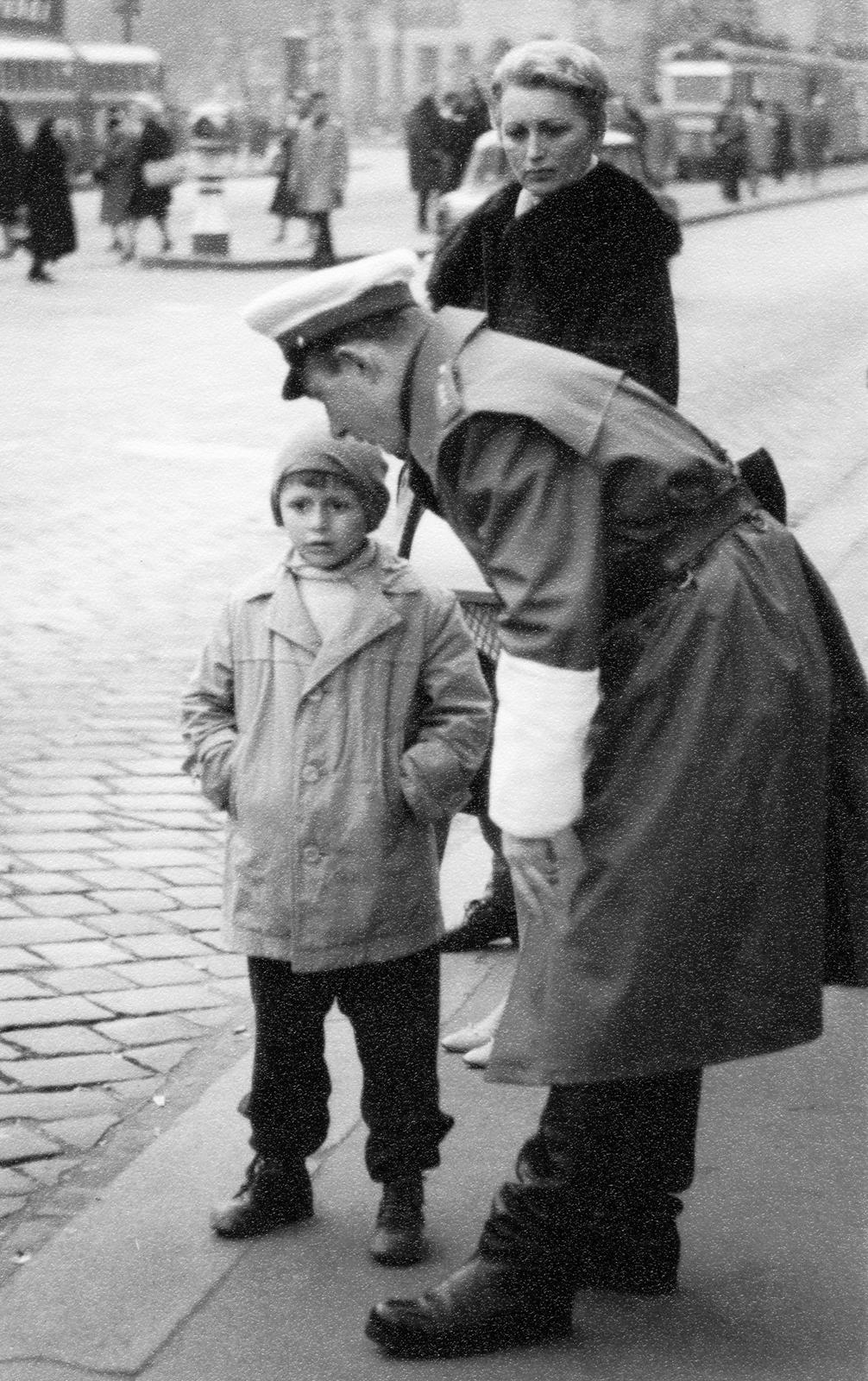 1961, Éltető, cop, kid, Fortepan #236326