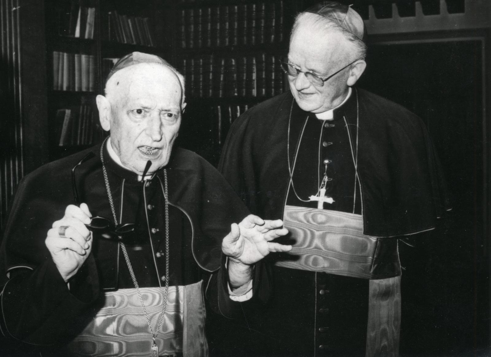 1972, Zalai Mária, celebrity, priest, Fortepan #236779