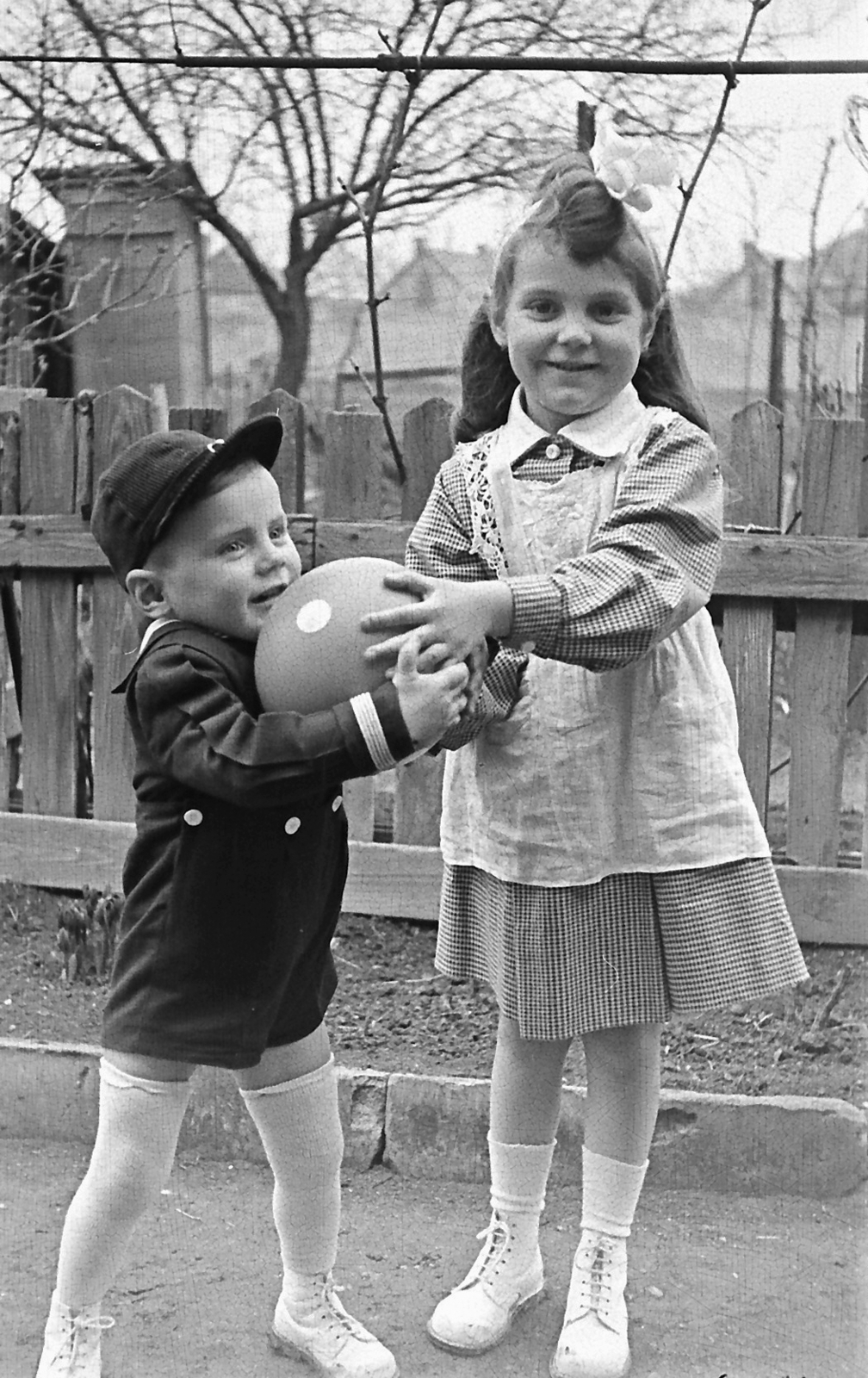 1955, Pálfi Balázs, kid, ball, smile, girl, Fortepan #23714
