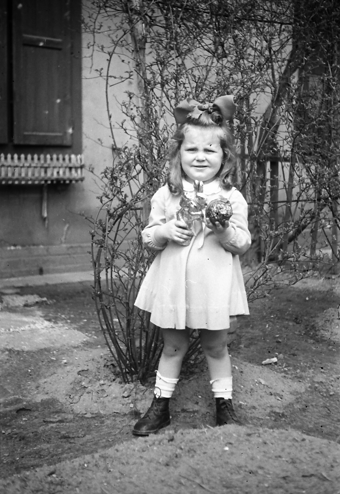 1956, Pálfi Balázs, girl, ribbon, Easter egg, Fortepan #23748
