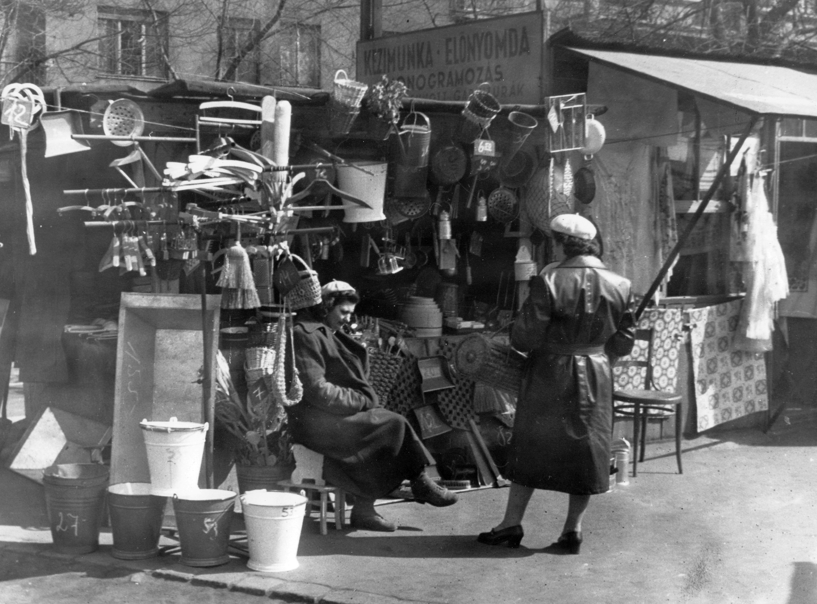 Magyarország, Budapest XIII., Lehel (Élmunkás) téri piac, háttérben a Bulcsú utca 23. és 25., 1959, Gál József, Budapest, Fortepan #23768