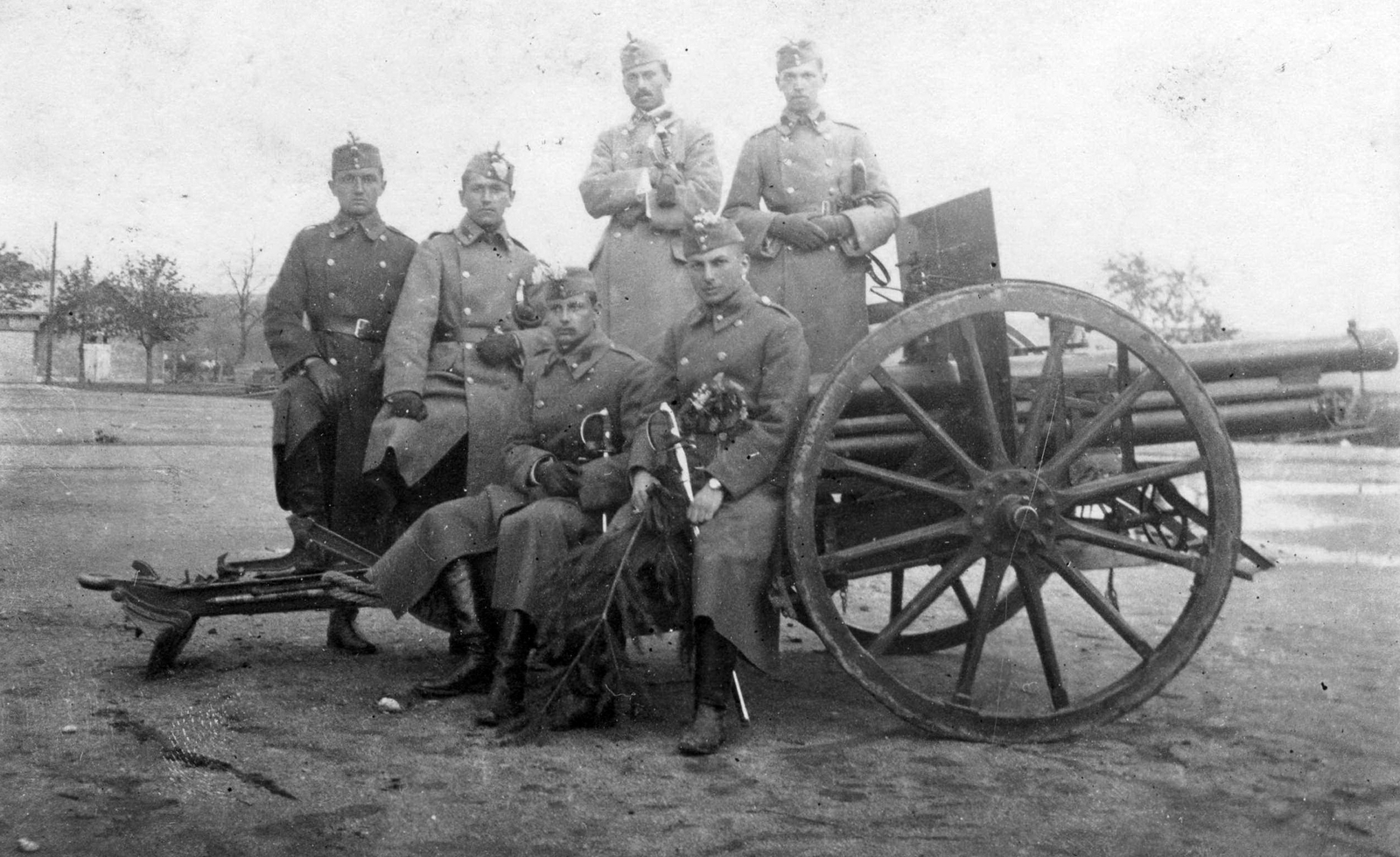 1918, Kővári Brigitta, First World War, uniform, tableau, men, military, cannon, weapon, sword, ordnance, artillery, Fortepan #23772