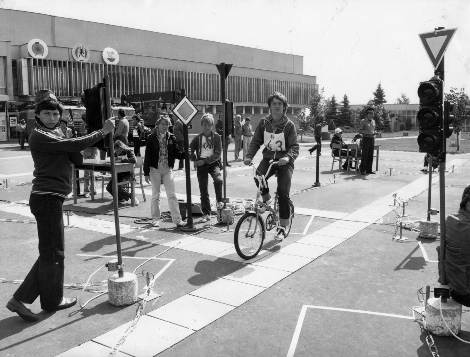 1974, Ódon Antikvárium, Kútvölgyi Mihály, Fortepan #237799