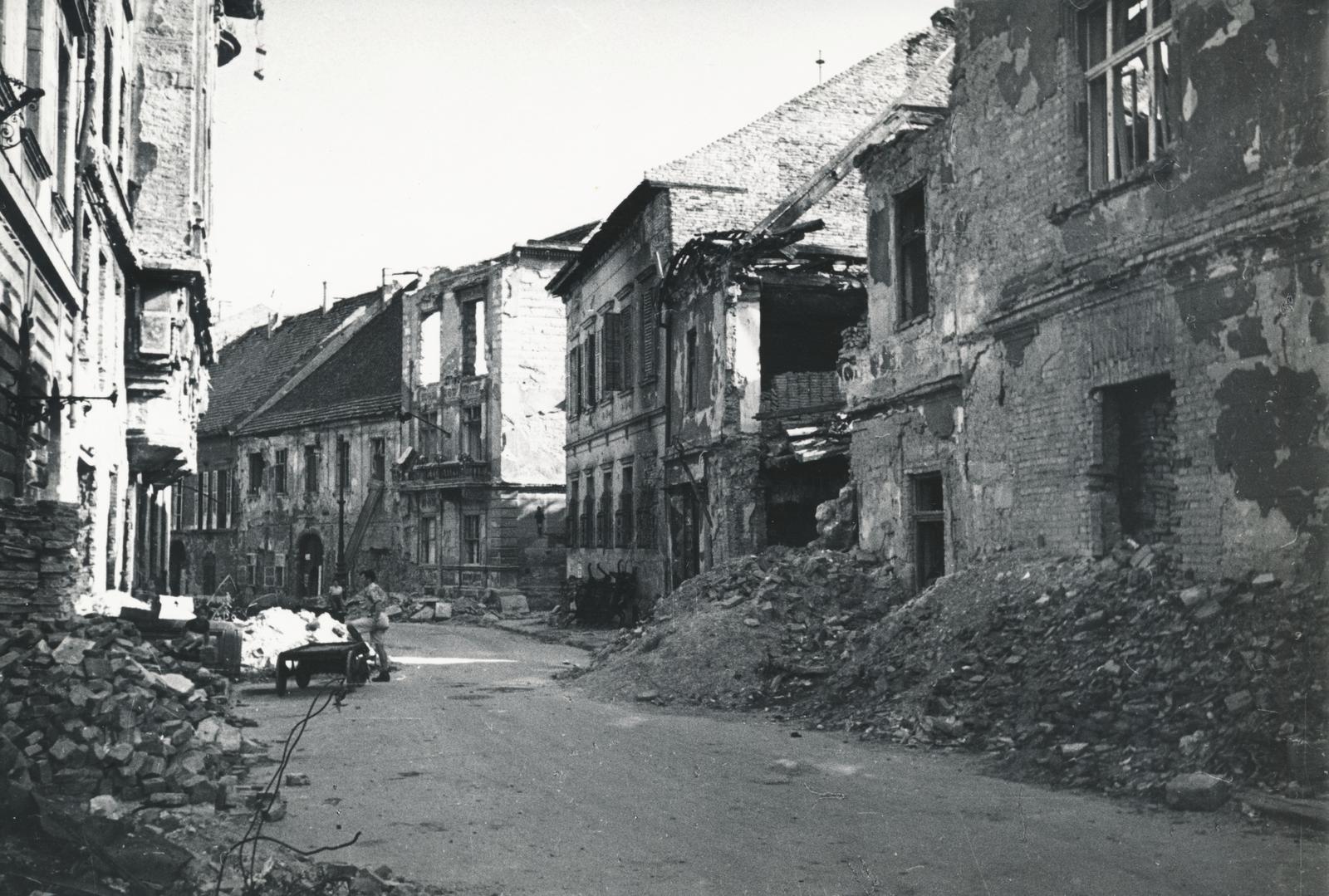 Magyarország, budai Vár, Budapest I., az Úri utca a Dísz tér sarkától nézve., 1945, Inkey Tibor, háborús kár, Budapest, Fortepan #238050
