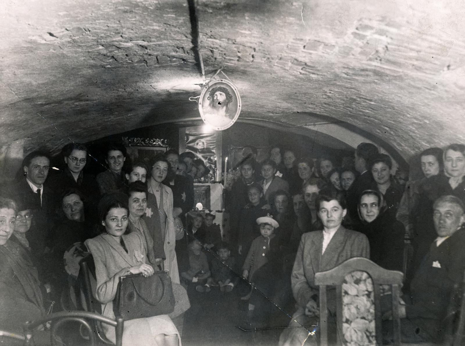 1944, Egységes Magyarországi Izraelita Hitközség, Best of, zsidóság, óvóhely, Dávid csillag, Jézus Krisztus-ábrázolás, Fortepan #238238