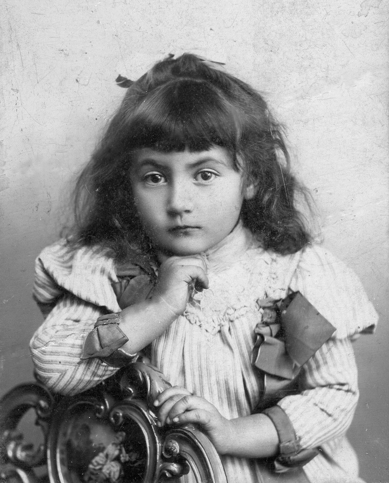 1900, Nagy Sándor, portrait, girl, prop up the head, girl, Fortepan #23832