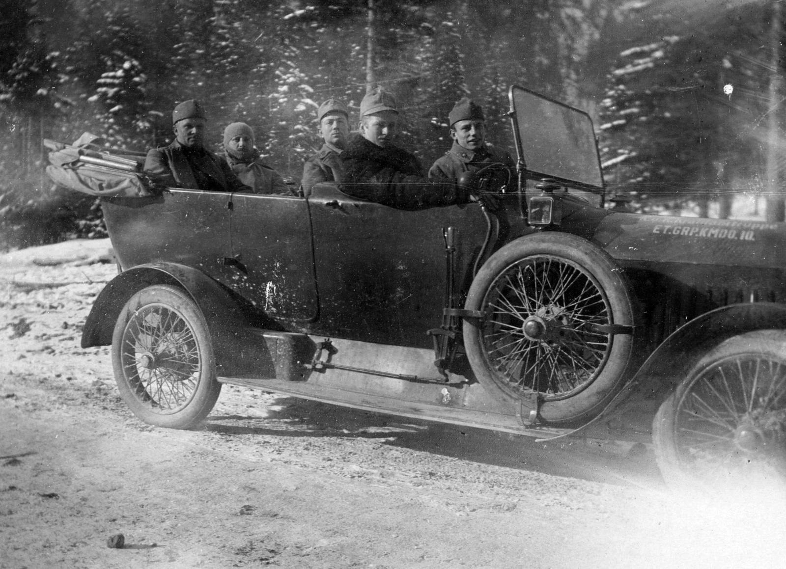 1916, Vogl Elemér, First World War, woods, winter, uniform, men, soldier, automobile, Fortepan #23892