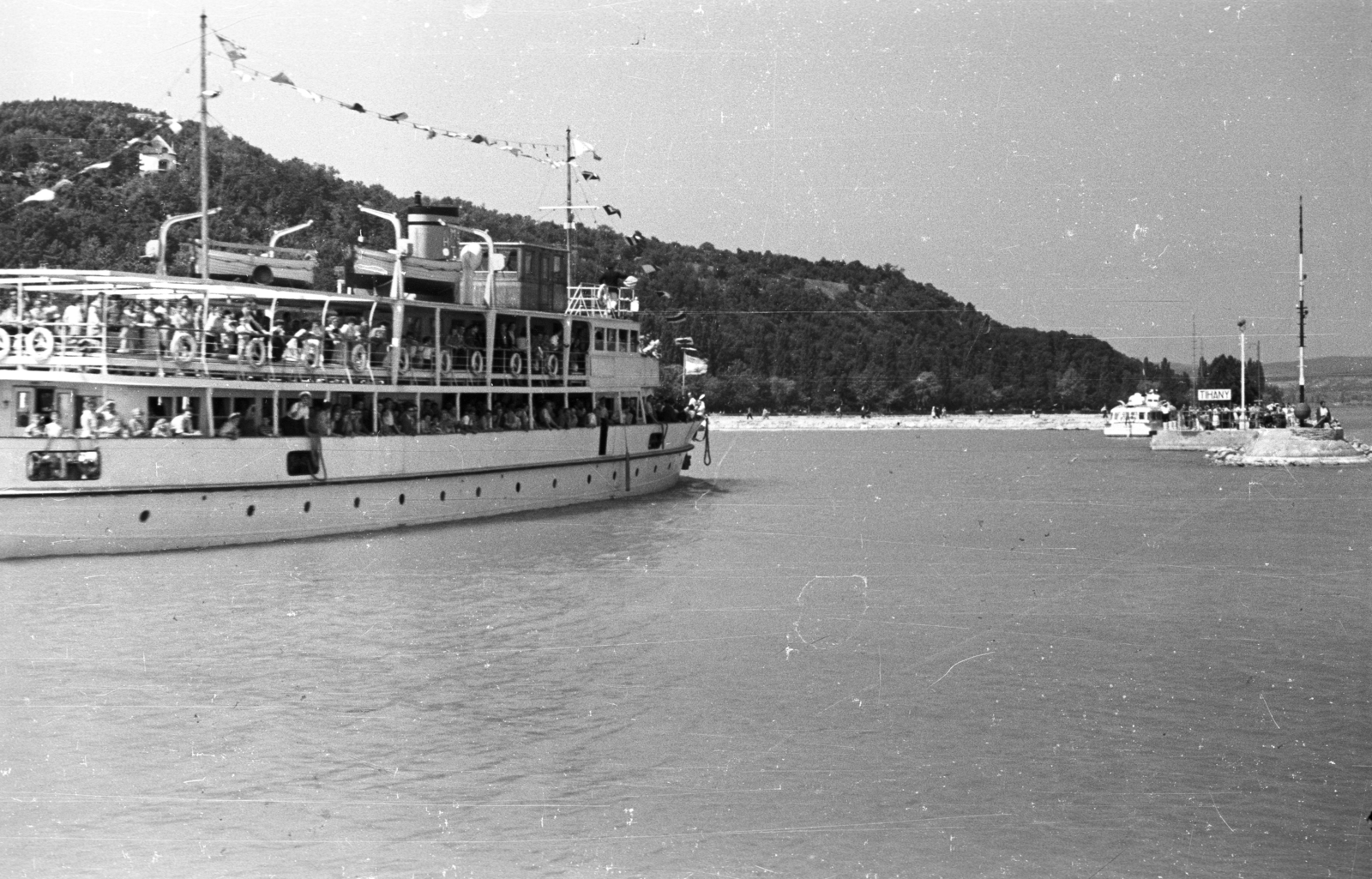 Hungary,Lake Balaton, Tihany, kikötő, a Beloiannisz személyhajó., 1957, Pálfi Balázs, ship, port, Beloiannisz ship, Fortepan #23910