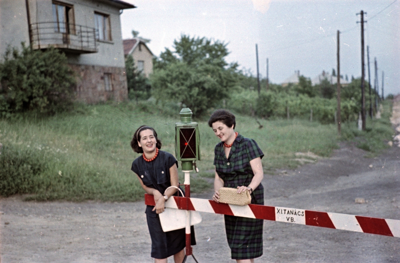 1963, Hegedűs Judit, street repair, colorful, women, street view, road construction, Fortepan #23931