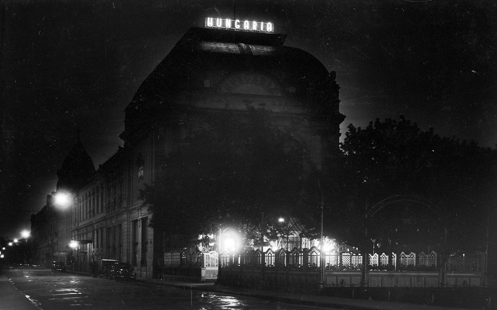 Hungary, Szeged, Hungária szálloda., 1933, Fődi Gábor, street view, hotel, neon sign, night, Antal Steinhardt-design, Fortepan #24027