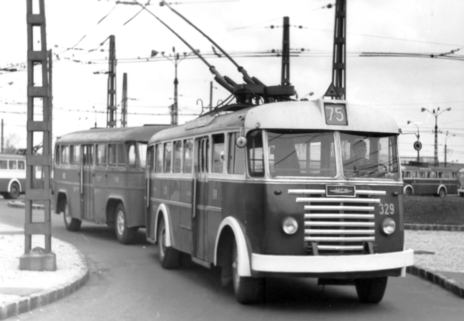 Hungary, Budapest X., Pongrácz út, járműtelep., 1962, Farnadi Zsolt, Hungarian brand, Ikarus-brand, trailer, trolley bus, Ikarus 60T articulated, Budapest, Fortepan #24058