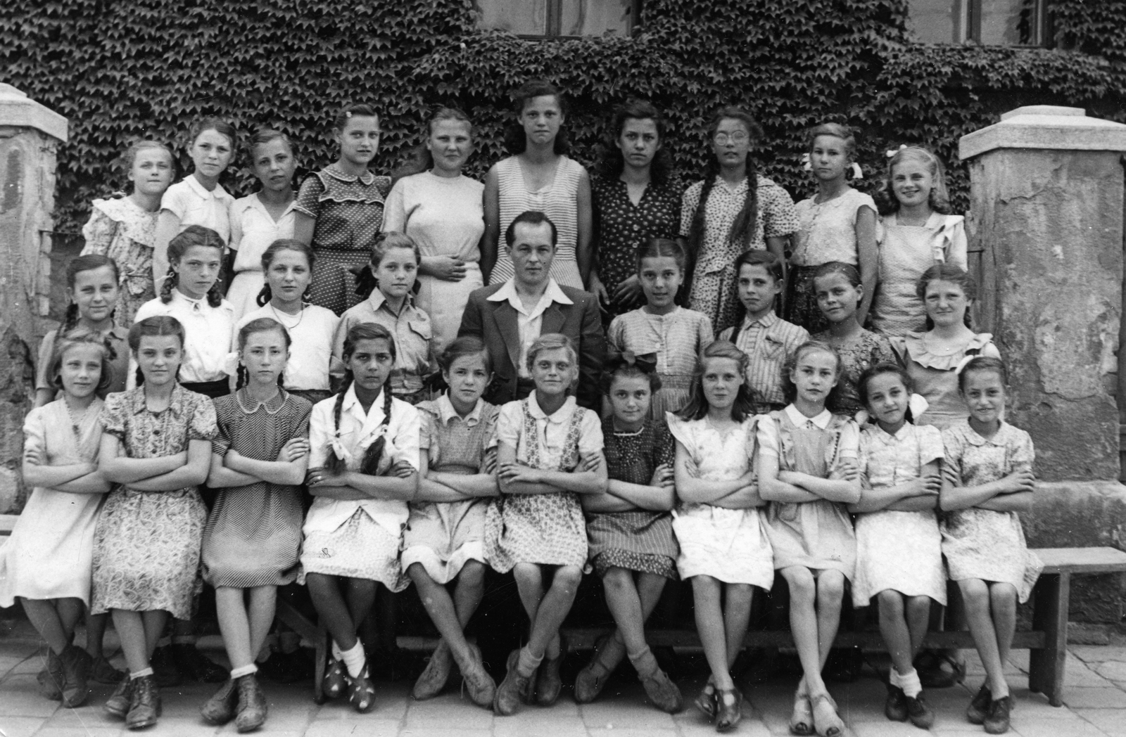 1953, Hatala Zsolt, class photo, girls' class, teacher, arms crossed over the chest, Fortepan #24087