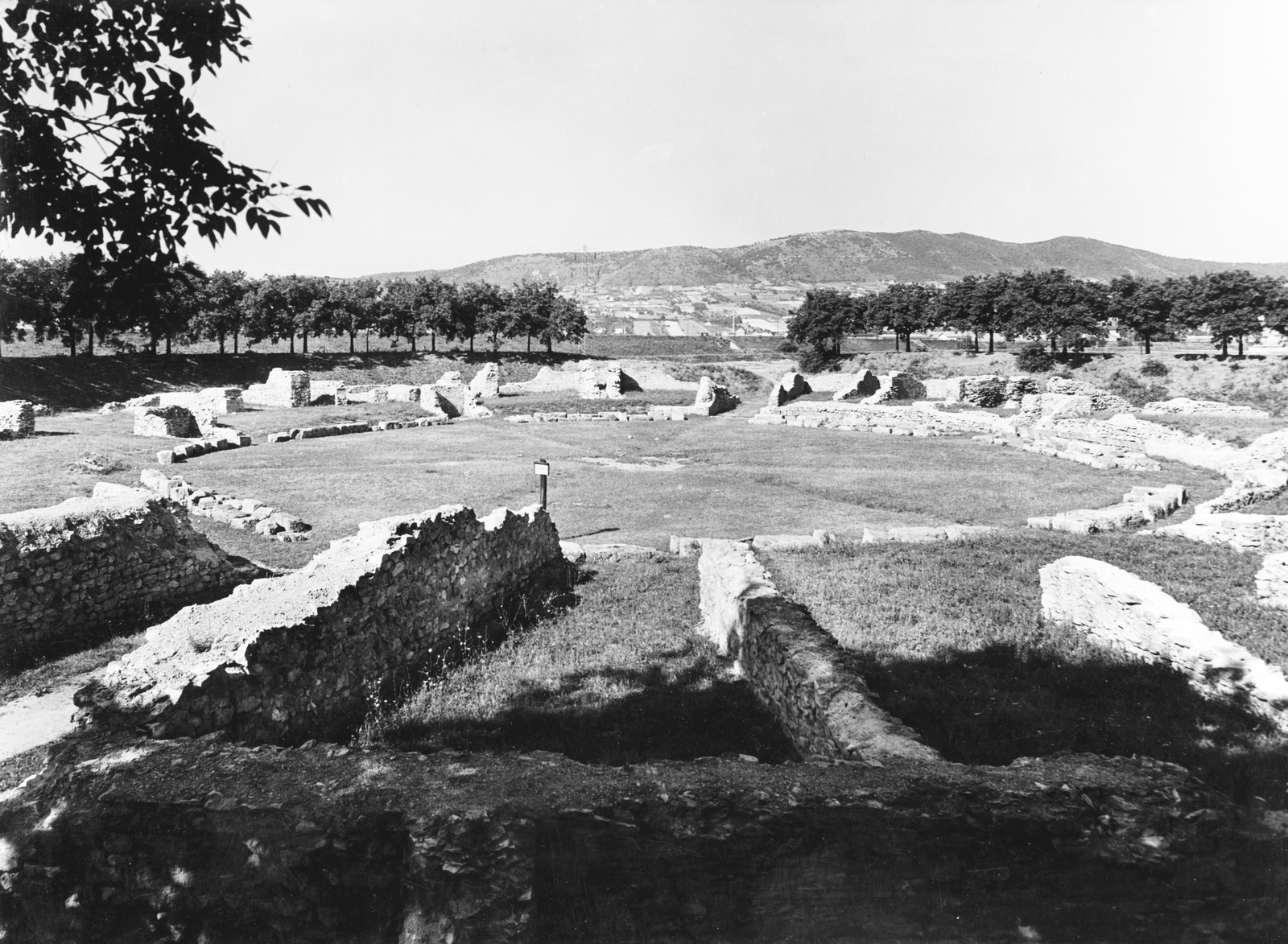 Hungary, Aquincum, Budapest III., polgárvárosi amfiteátrum., 1940, Somlai Tibor, monument, ruins, amphitheater, Budapest, Fortepan #24174