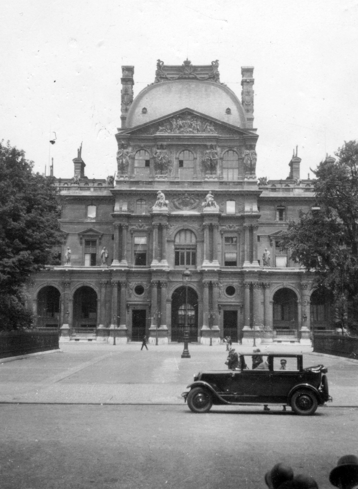 Franciaország, Párizs, Louvre múzeum., 1930, SZF, múzeum, automobil, Fortepan #24225