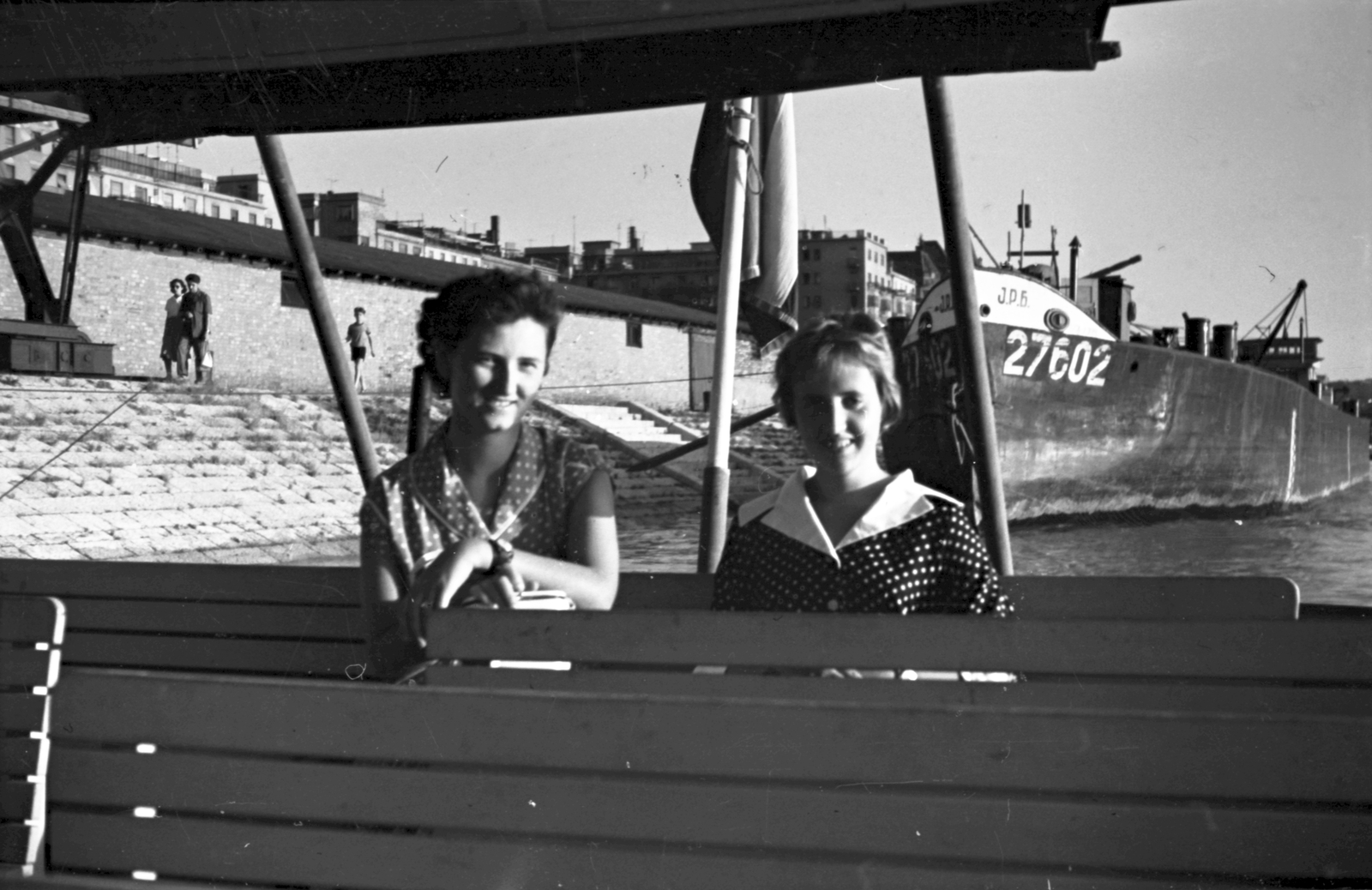 Hungary, Budapest XIII., pesti alsó rakpart a Szent István park alatt, egy Tápé 100 típusú dunai hajóról fényképezve., 1959, Szánthó Zoltán, ship, water bus, Budapest, passenger, dotted dress, boat trip, Fortepan #24384