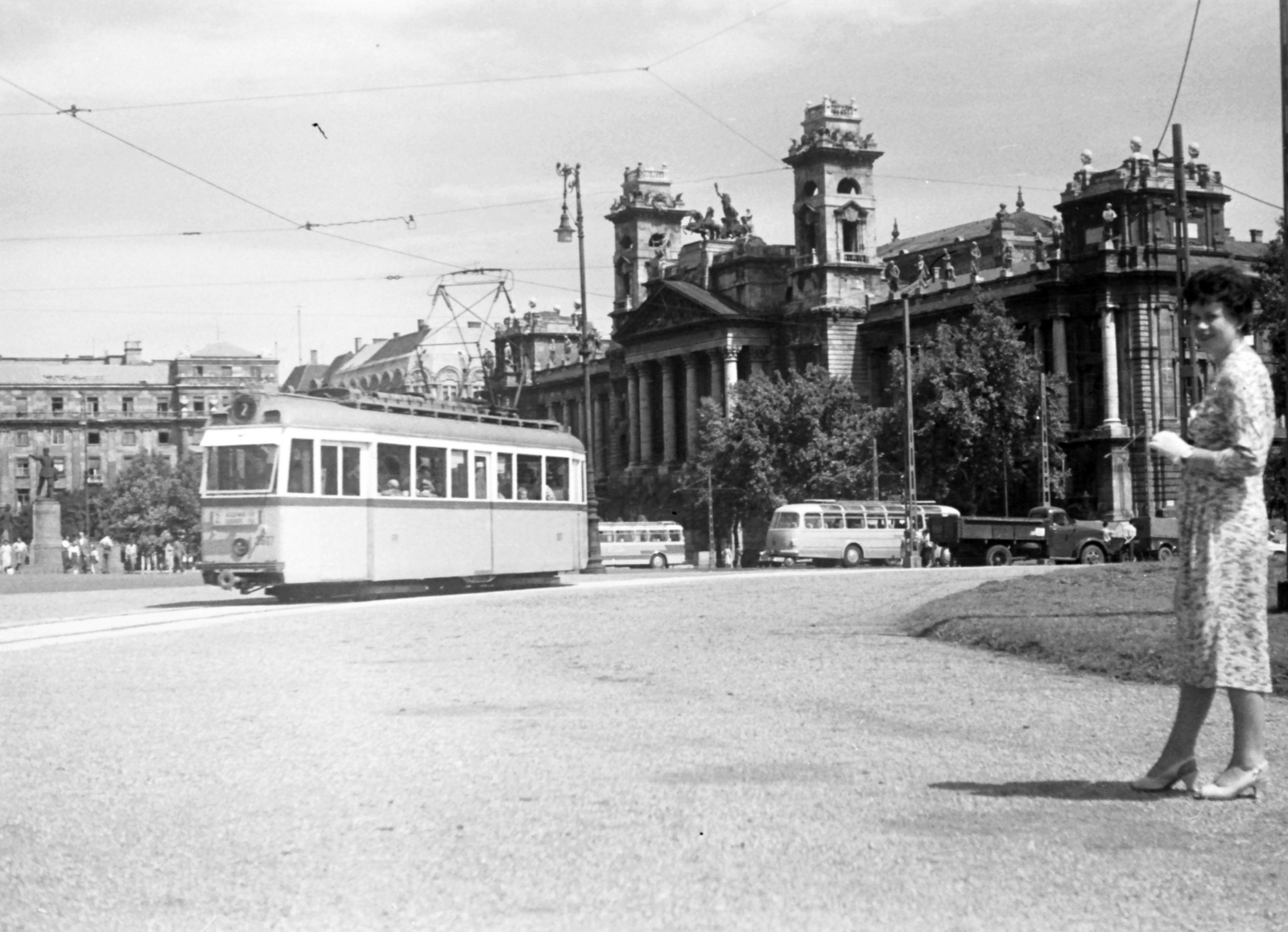 Hungary, Budapest V., Kossuth Lajos tér, Igazságügyi Palota (ekkor Magyar Nemzeti Galéria és az MSZMP Párttörténeti Intézete)., 1959, Szánthó Zoltán, bus, commercial vehicle, tram, Alajos Hauszmann-design, Ganz-brand, Stuka tramway, eclectic architecture, Budapest, public transport line number, Fortepan #24419