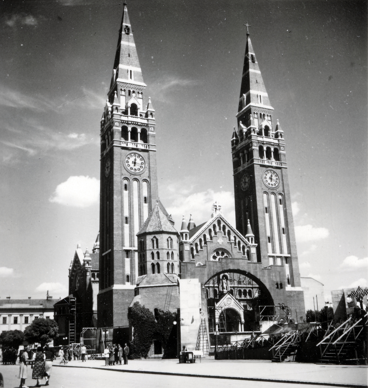 Magyarország, Szeged, Dóm tér, Fogadalmi templom., 1936, Lőrincze Judit, színház, Schulek Frigyes-terv, katolikus, székesegyház, Fortepan #24492