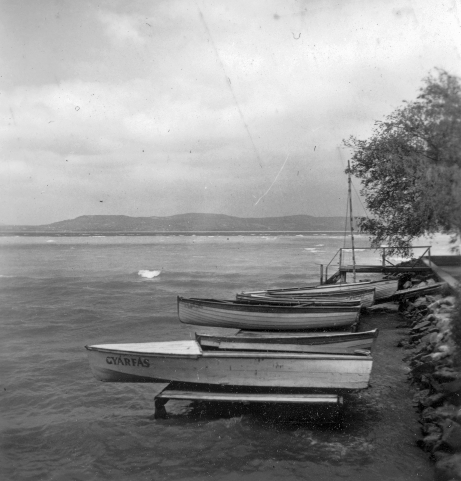 Magyarország, Balatonlelle, Balaton-part., 1938, Lőrincze Judit, csónak, stég, Fortepan #24504