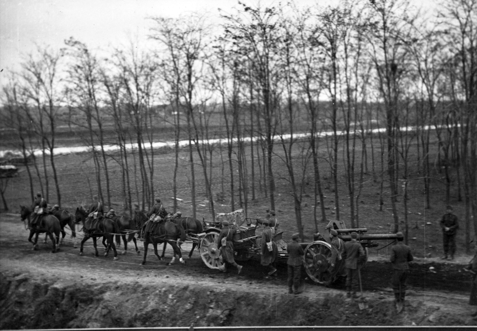 Magyar fogatolt tüzérek 10,5 cm-es, 37 M. "Göring" könnyű tarackkal., 1941, Martin Djemil, egyenruha, katonaság, második világháború, fegyver, lovas, löveg, Fortepan #24602