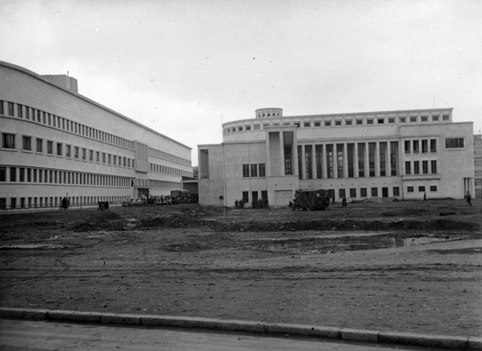 Serbia, Novi Sad, Báni palota (Banovina) hátsó homlokzata az ulica Žarka Zrenjanina (Levente utca) felől nézve., 1941, Martin Djemil, public building, modern architecture, Dragiša Brašovan-design, Fortepan #24611