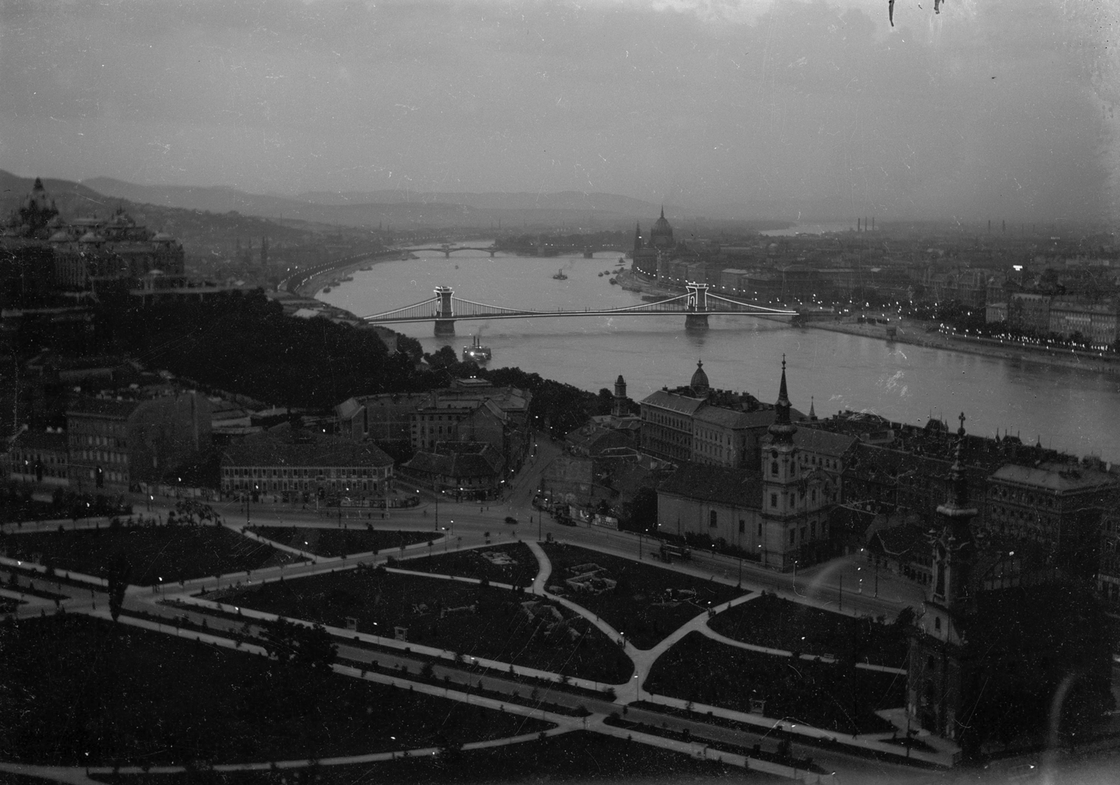 Magyarország, Budapest I., látkép a Gellérthegyről., 1939, Vass Károly, Duna, Budapest, függőhíd, William Tierney Clark-terv, Fortepan #24760