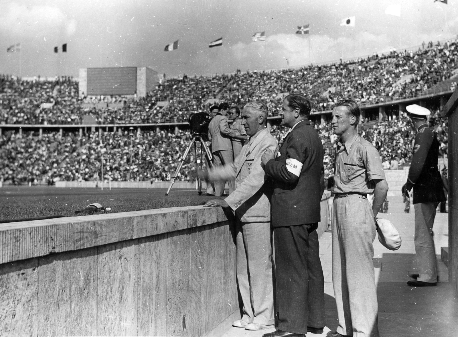 Németország, Berlin, Olimpiai Stadion, a XI. nyári olimpiai játékok alatt., 1936, Vass Károly, Berlini Olimpia, olimpia, filmkamera, stadion, Fortepan #24766