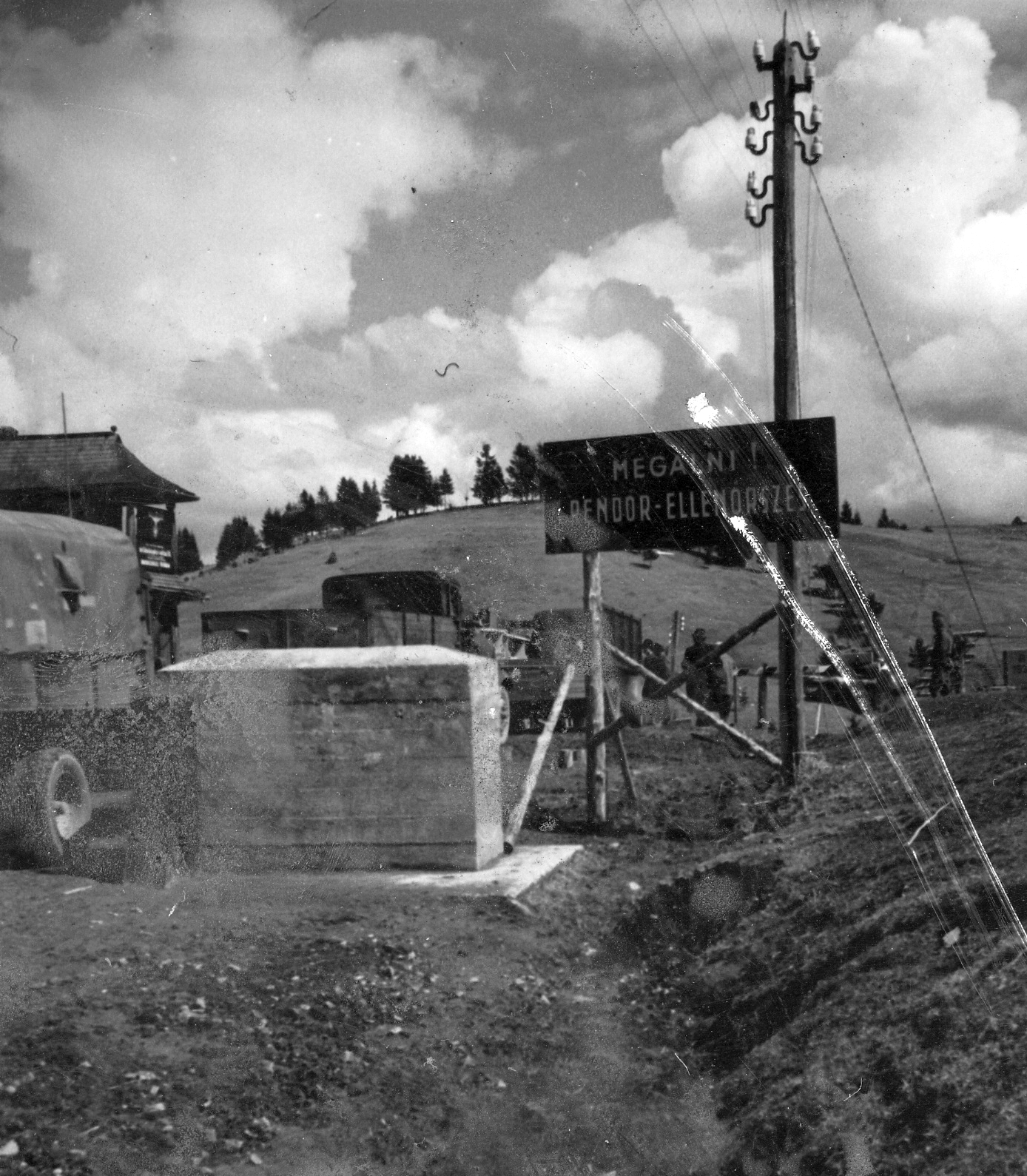 Ukraine,Zakarpattia Oblast, Tatár-hágó, a magyar-lengyel határ., 1943, Zombory György, transport, commercial vehicle, cop, Fortepan #24861