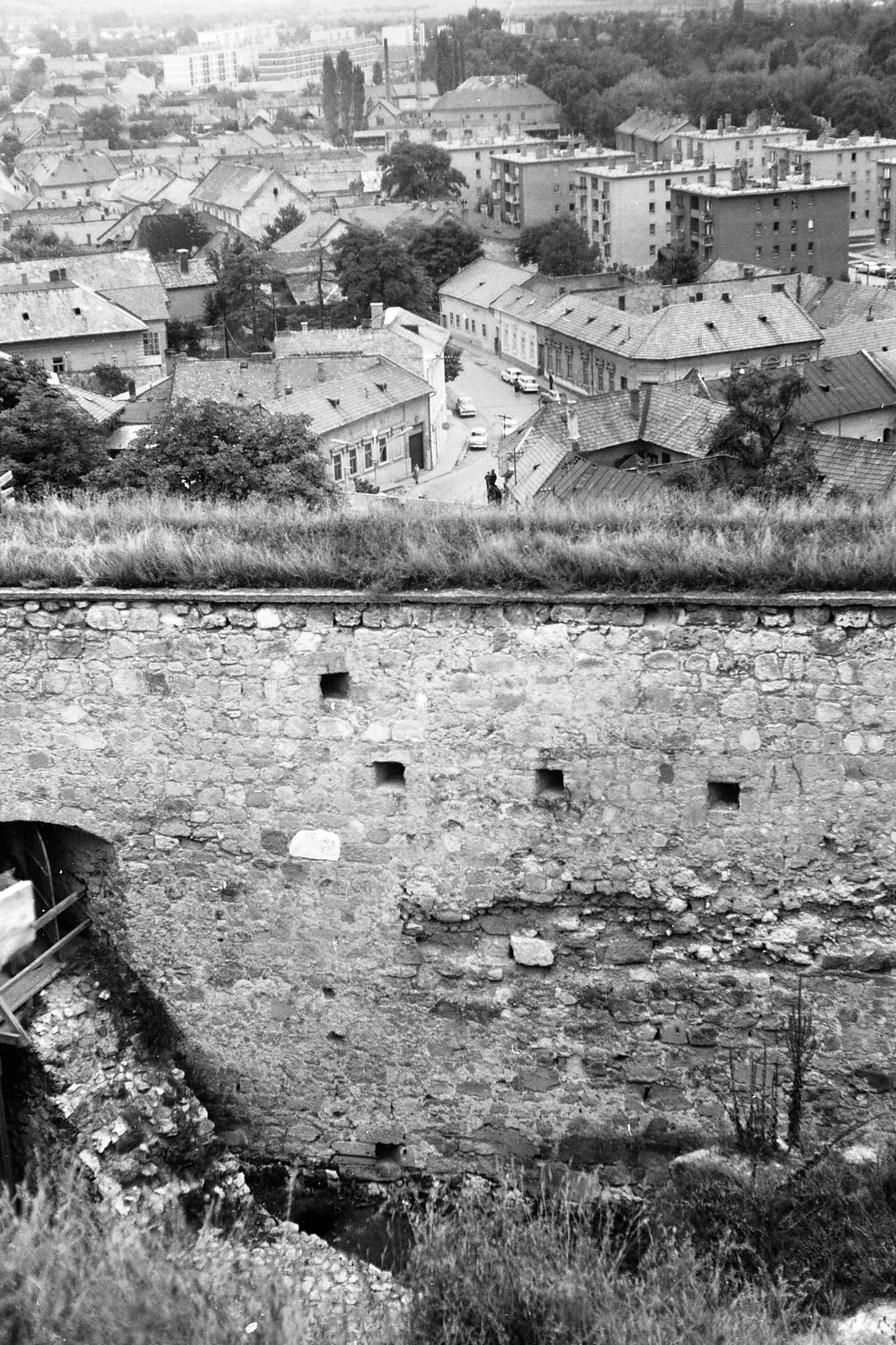 Hungary, Eger, Vár, látkép az Almagyar út és a Gólya úti lakótelep felé nézve., 1965, Tóth Károly dr, Fortepan #24893