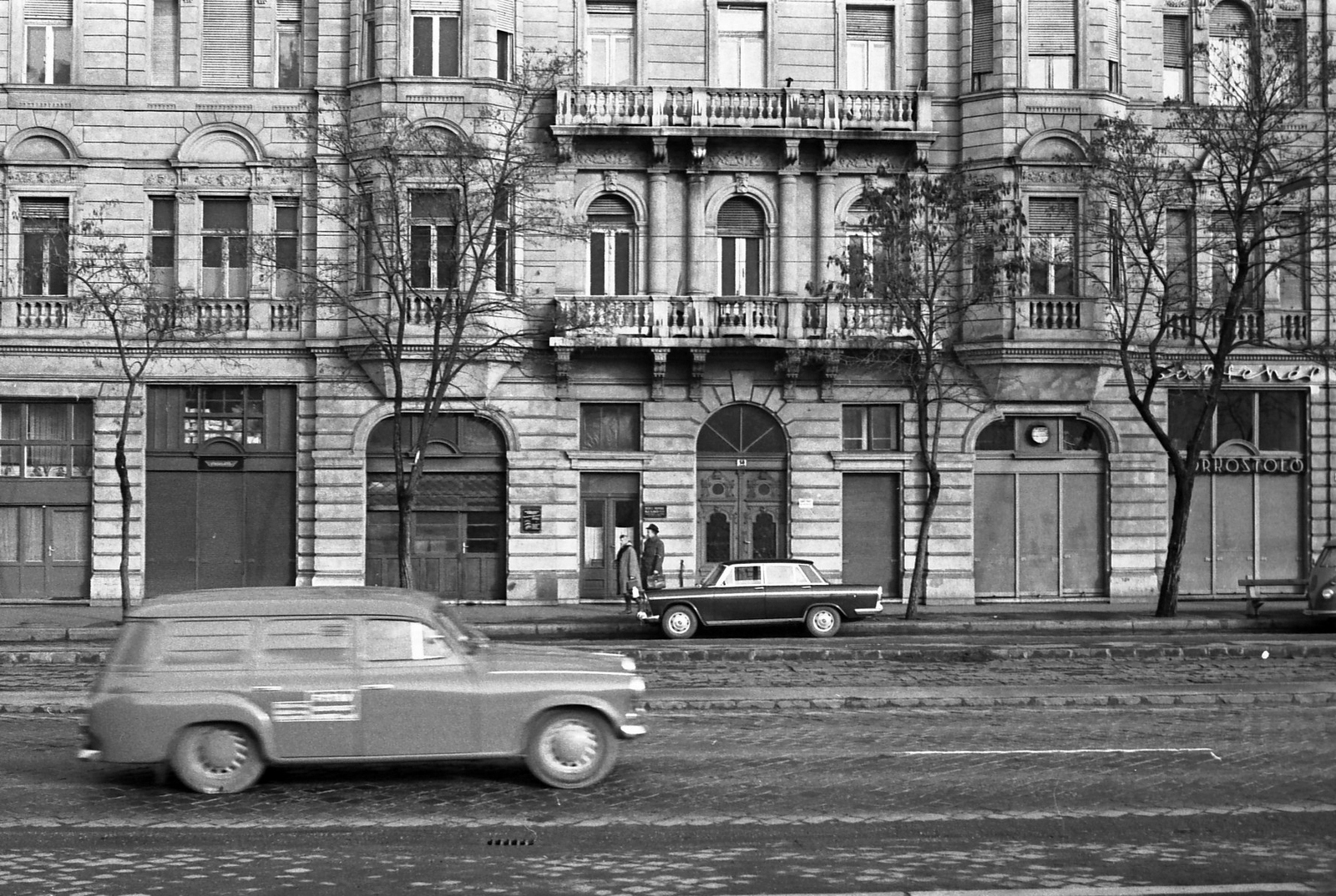 Hungary, Budapest V., Belgrád rakpart 18., 1968, Tóth Károly dr, Budapest, Fortepan #24928