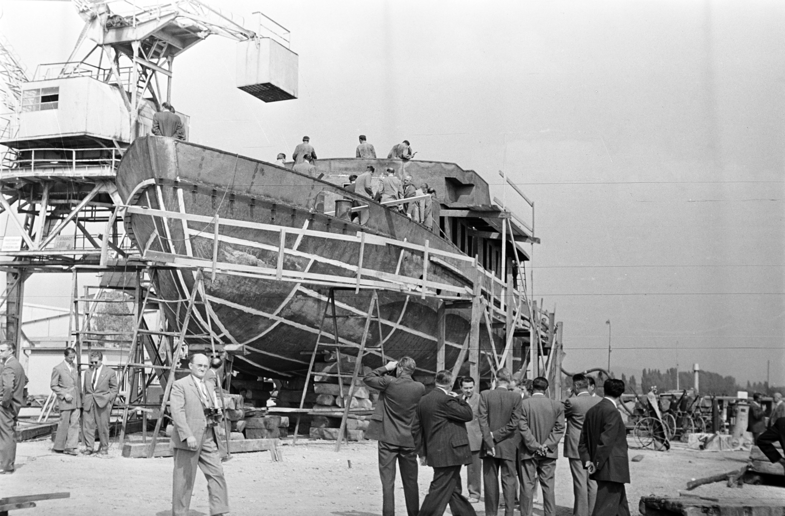 Hungary, Balatonfüred, Balatonfüredi Hajógyár, a Jégtörő I. építése, 1958, N. Kósa Judit, shipbuilding, Fortepan #250027